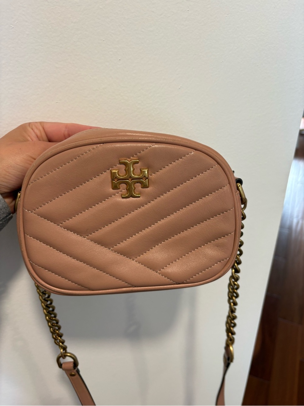 Tory Burch Blush Quilted Leather Chain Crossbody - Picture 2 of 6